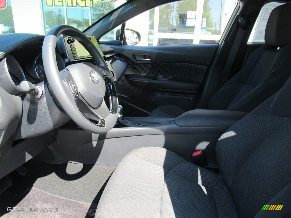 2018 C-HR XLE - Silver Knockout Metallic / Black photo #10