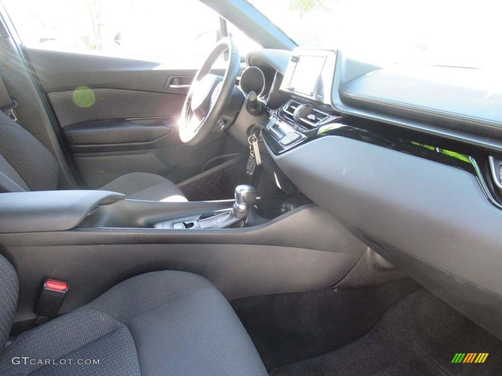 2018 C-HR XLE - Silver Knockout Metallic / Black photo #12