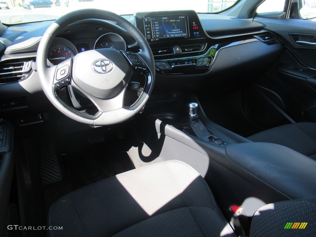 2018 C-HR XLE - Silver Knockout Metallic / Black photo #14