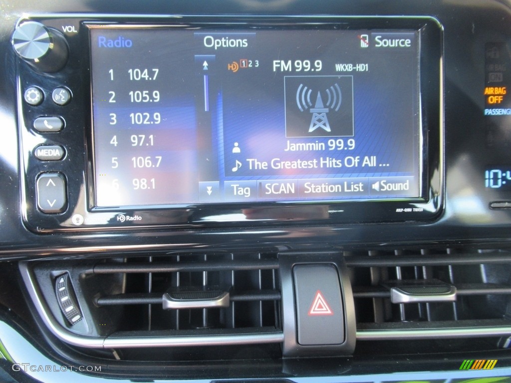 2018 C-HR XLE - Silver Knockout Metallic / Black photo #16