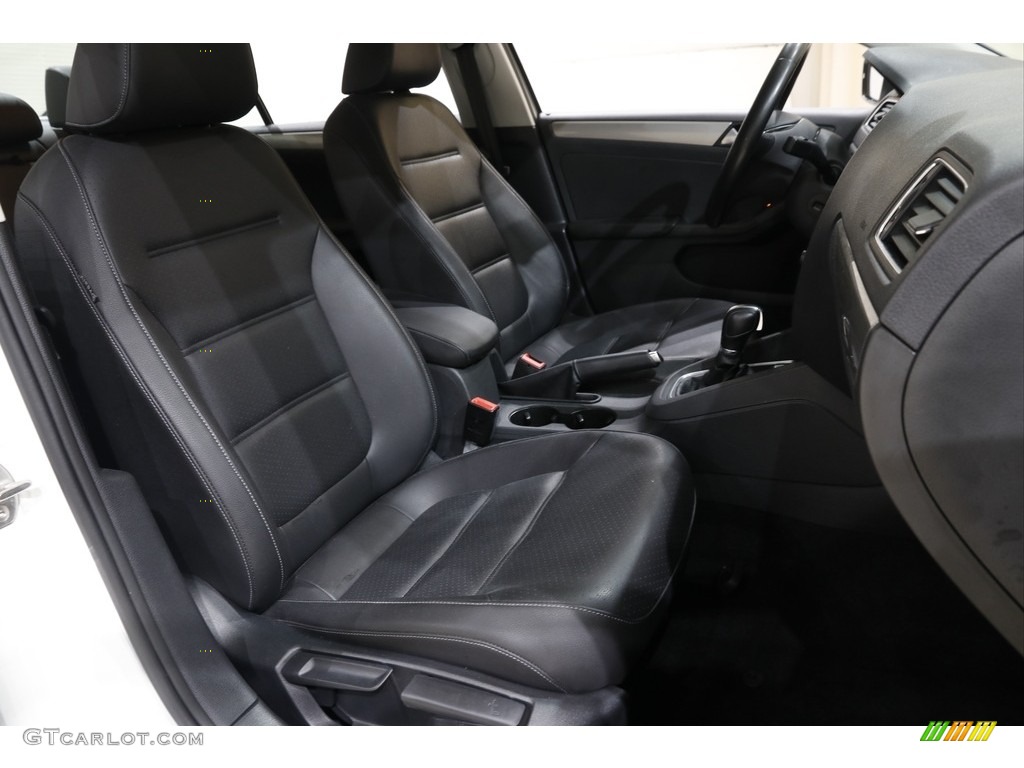 2018 Jetta SE - Pure White / Titan Black photo #13
