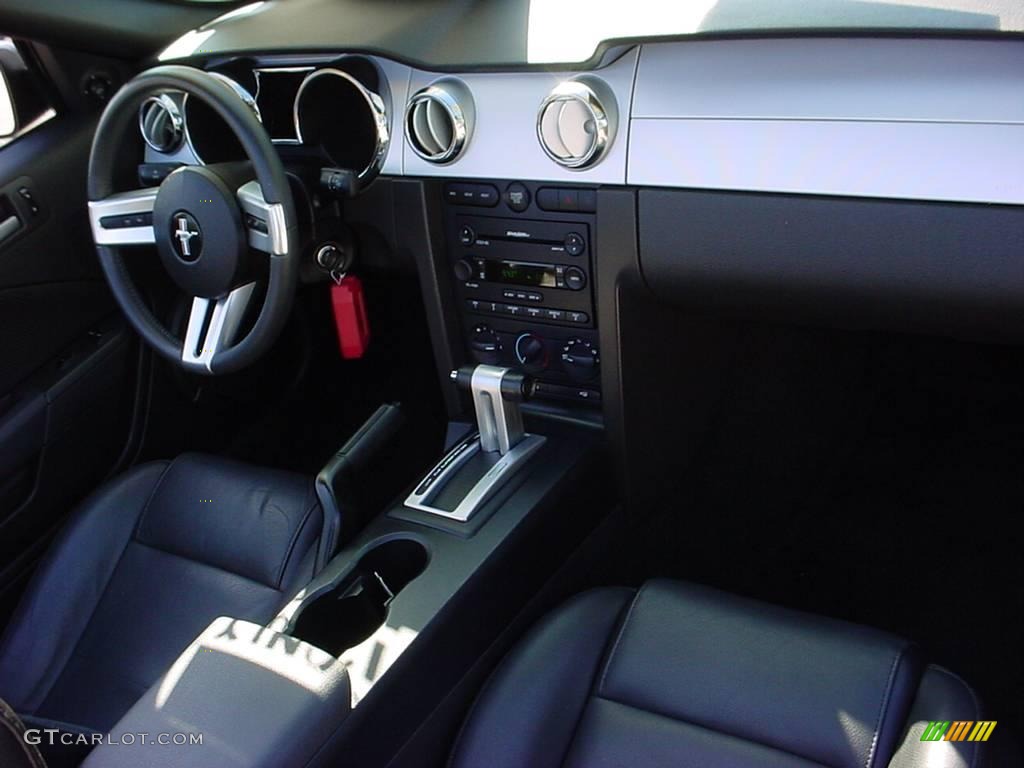 2006 Mustang V6 Premium Convertible - Vista Blue Metallic / Dark Charcoal photo #12