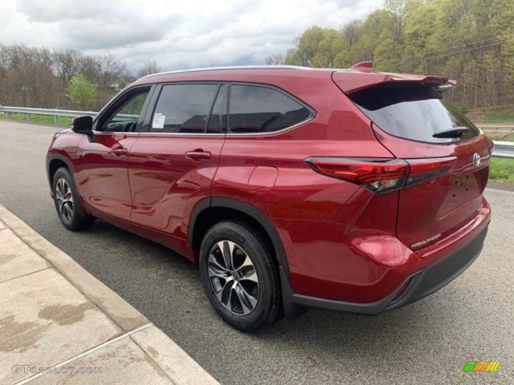 2021 Highlander XLE AWD - Ruby Flare Pearl / Black photo #2