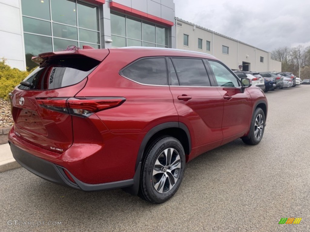 2021 Highlander XLE AWD - Ruby Flare Pearl / Black photo #15