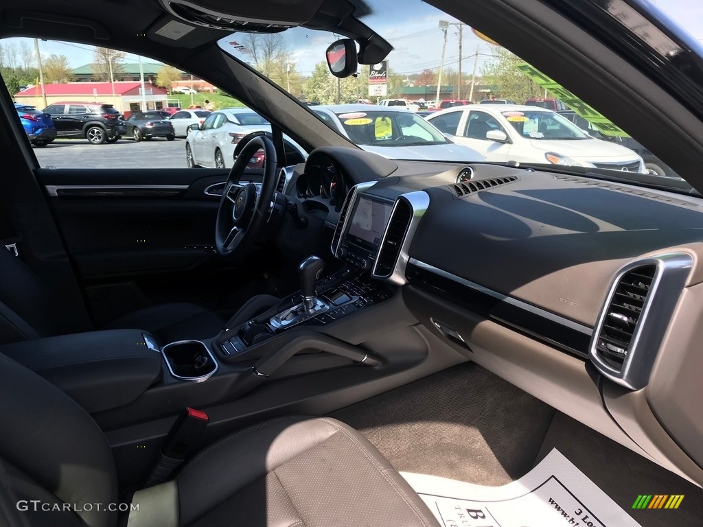 2018 Cayenne  - Moonlight Blue Metallic / Black photo #52