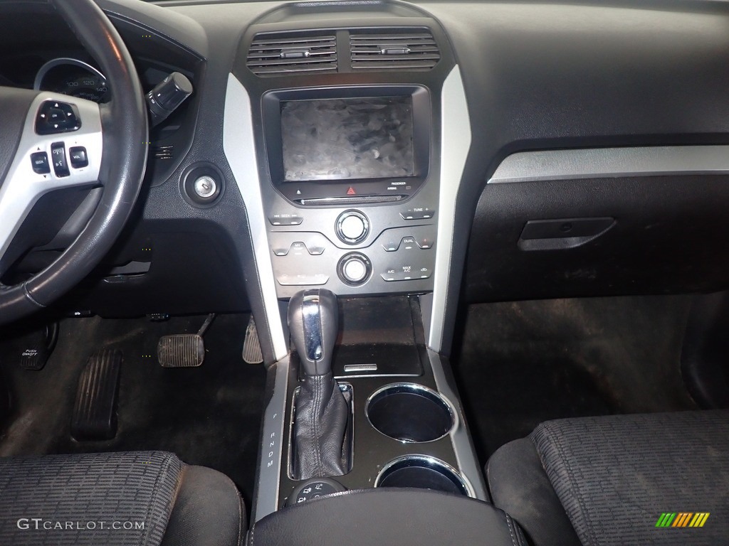 2012 Explorer XLT 4WD - Ingot Silver Metallic / Charcoal Black photo #20