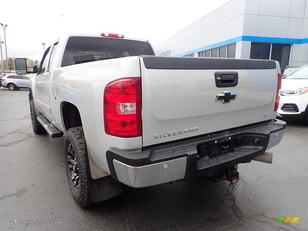 2011 Silverado 2500HD LTZ Extended Cab 4x4 - Sheer Silver Metallic / Ebony photo #5