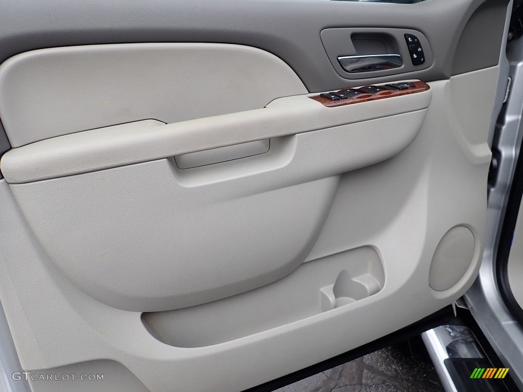 2011 Chevrolet Silverado 2500HD LTZ Extended Cab 4x4 Door Panel Photos