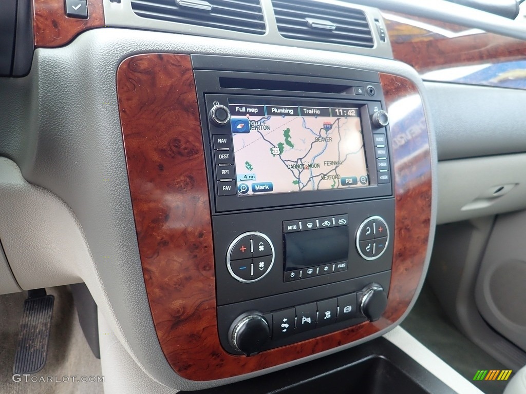 2011 Chevrolet Silverado 2500HD LTZ Extended Cab 4x4 Controls Photos
