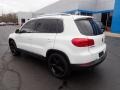 Pure White - Tiguan SEL 4Motion Photo No. 4