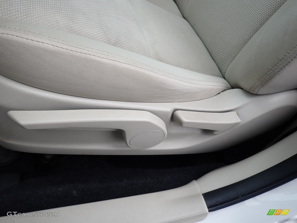 2014 XV Crosstrek 2.0i Premium - Satin White Pearl / Ivory photo #20