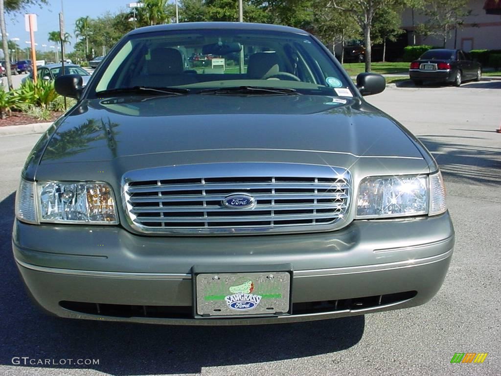 2004 Crown Victoria LX - Spruce Green Metallic / Medium Parchment photo #8