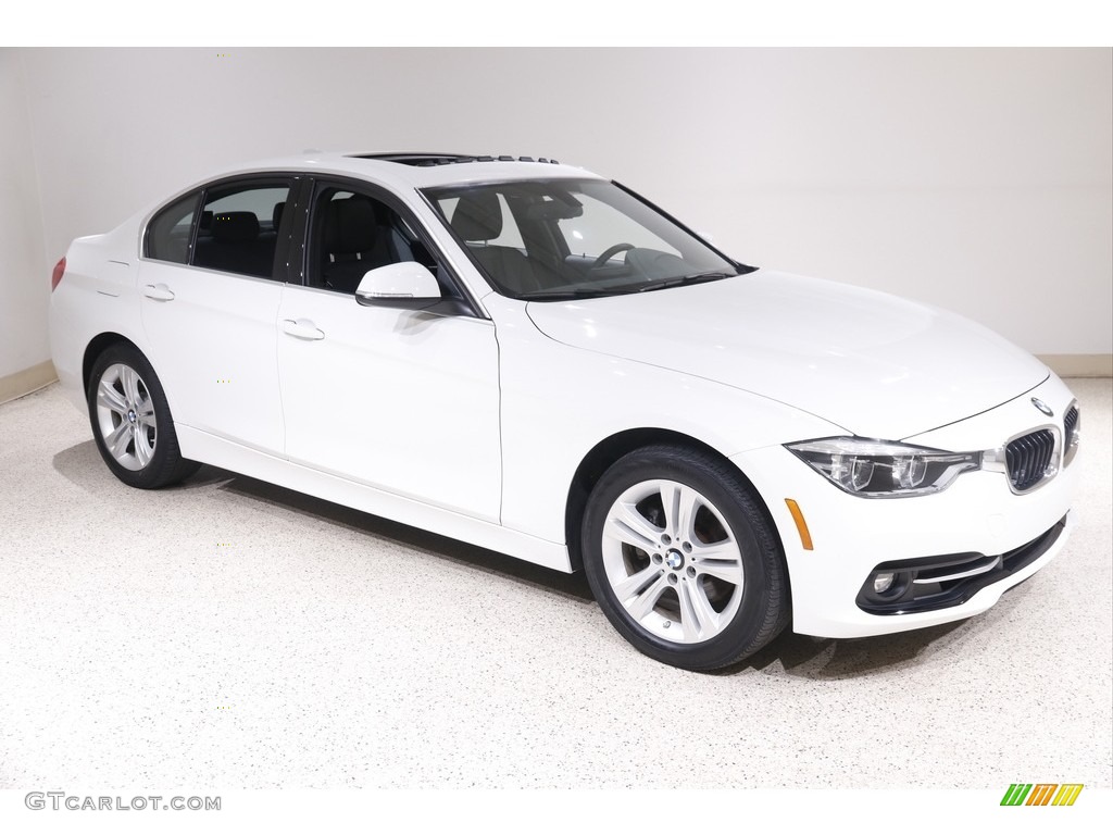 2018 3 Series 330i xDrive Sedan - Alpine White / Black photo #1
