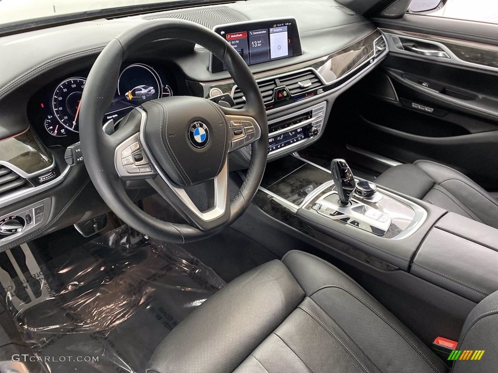 2018 7 Series 740i Sedan - Black Sapphire Metallic / Black photo #15