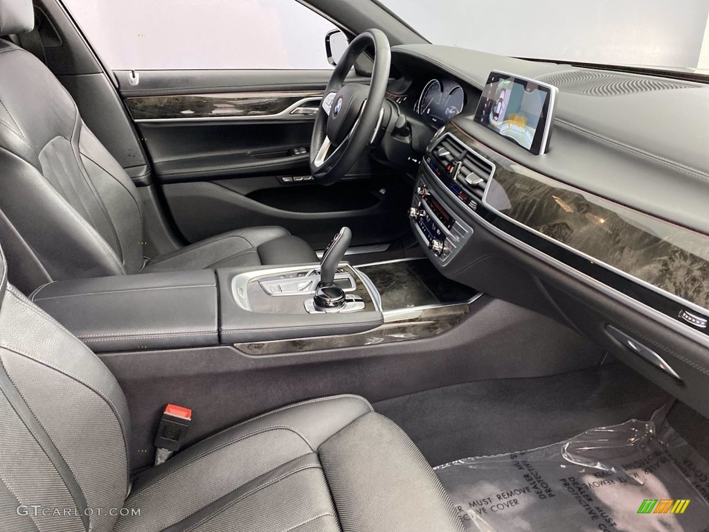 2018 7 Series 740i Sedan - Black Sapphire Metallic / Black photo #33