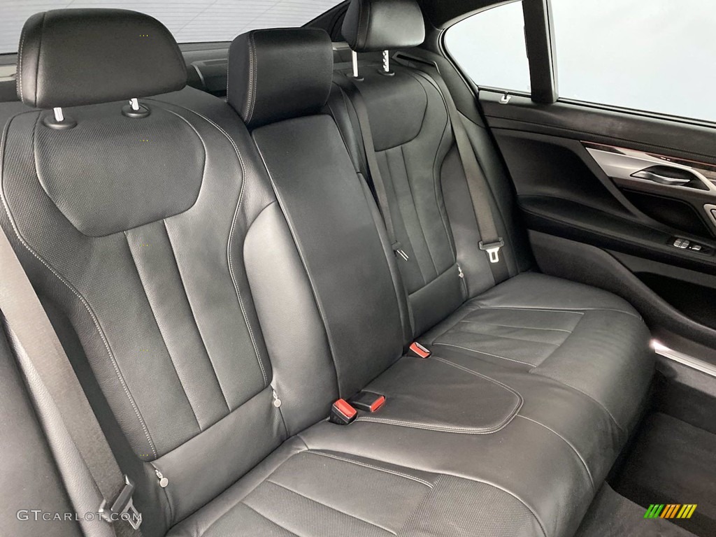 2018 7 Series 740i Sedan - Black Sapphire Metallic / Black photo #36