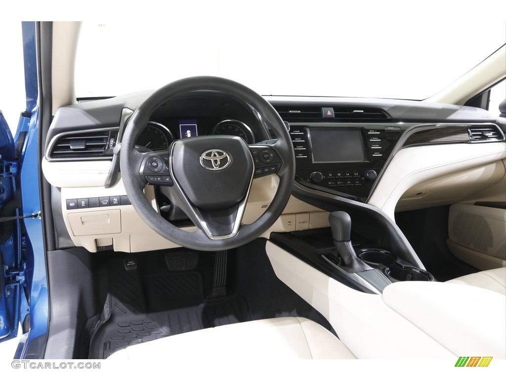 2019 Camry LE - Blue Streak Metallic / Macadamia photo #6