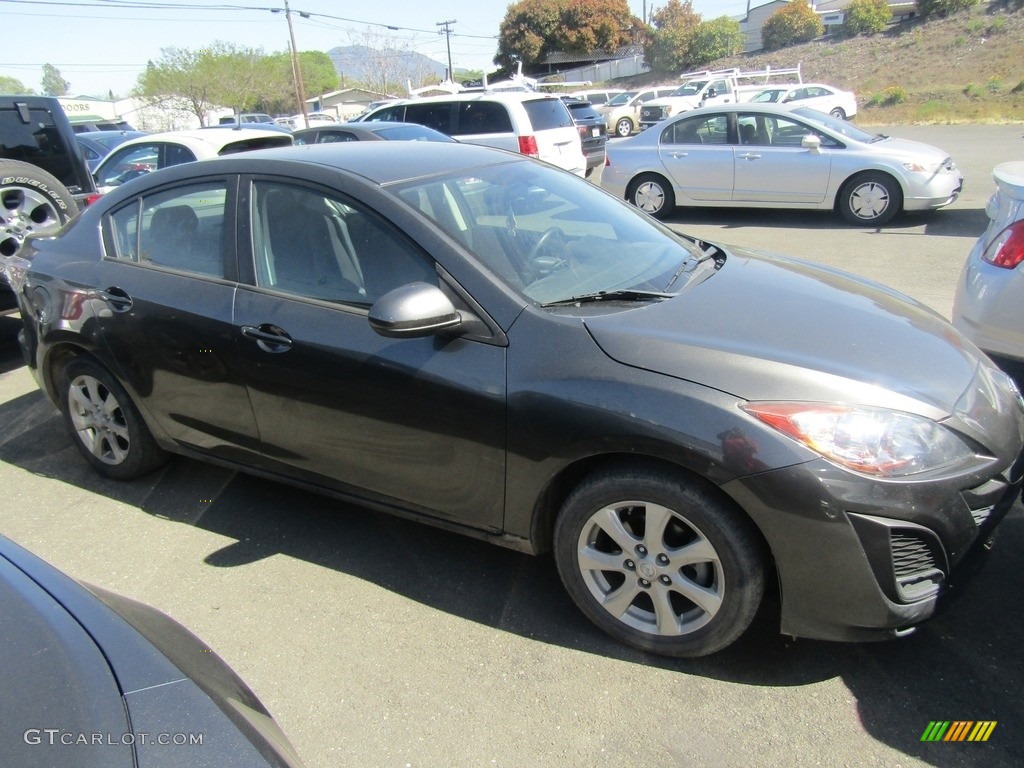 2011 MAZDA3 i Touring 4 Door - Graphite Mica / Black photo #4