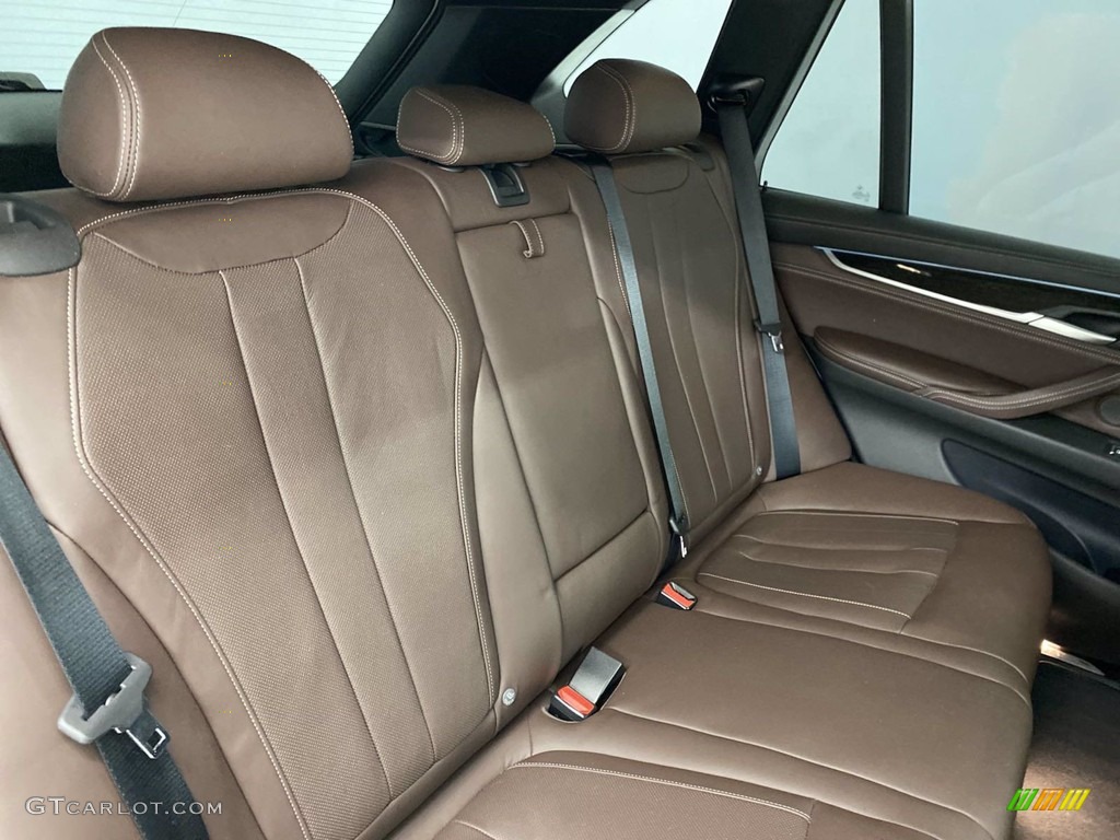 2018 BMW X5 xDrive35d Rear Seat Photos