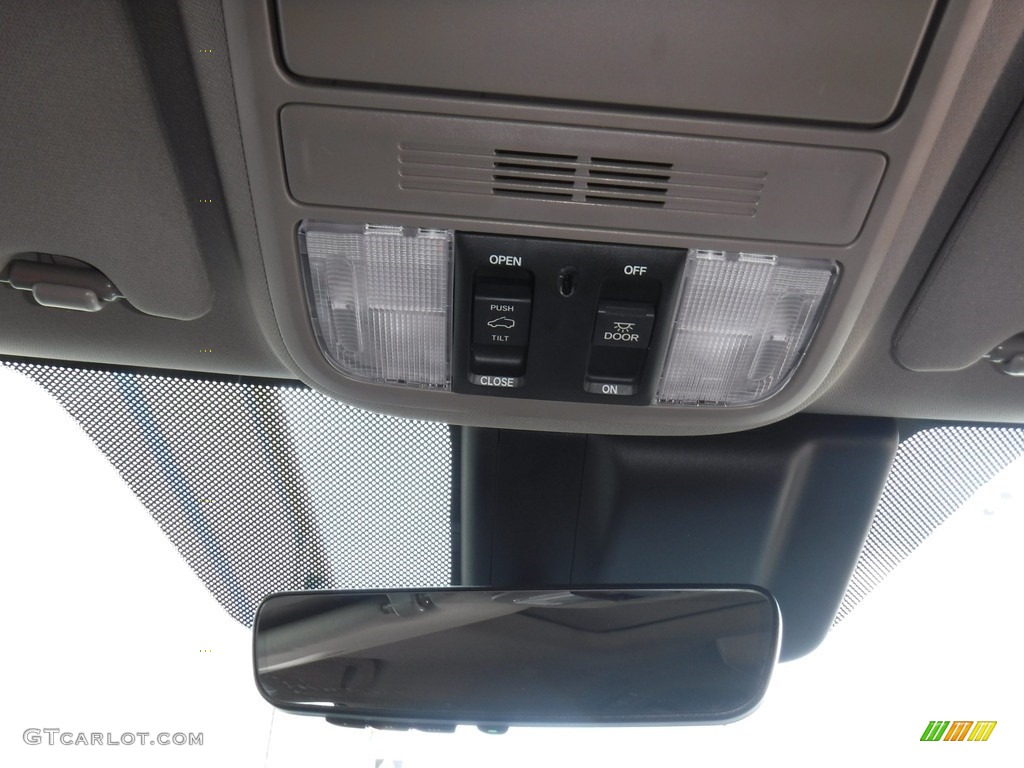 2018 Odyssey EX-L - Forest Mist Metallic / Beige photo #26
