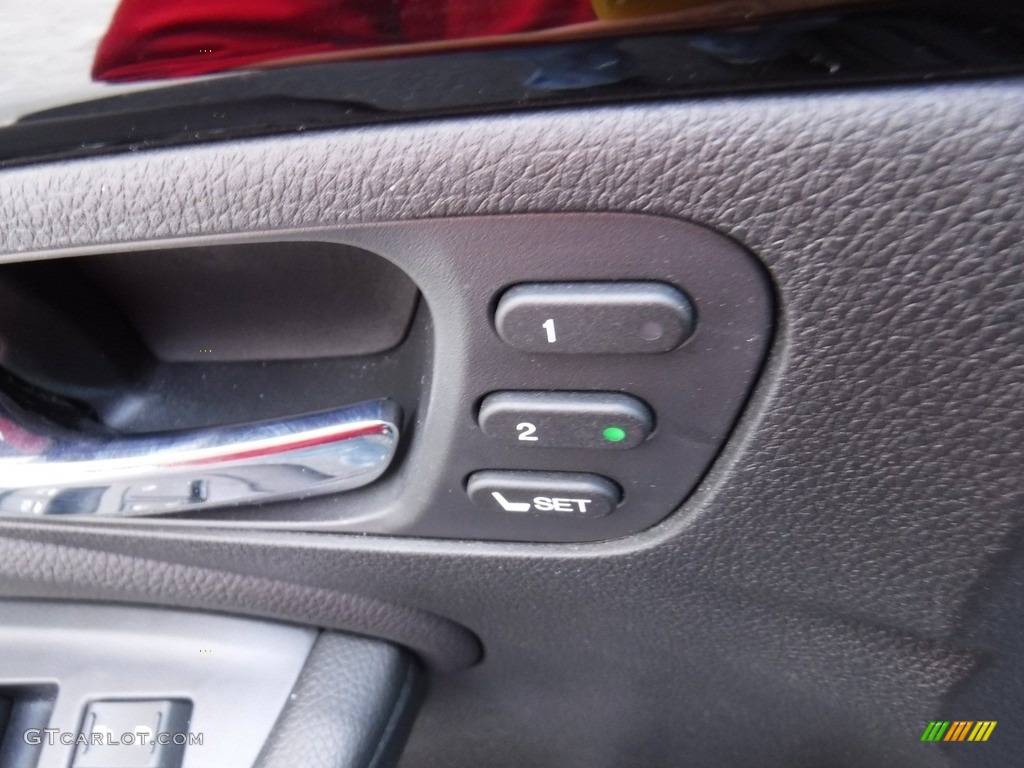 2018 Honda Pilot Touring AWD Controls Photo #141671265