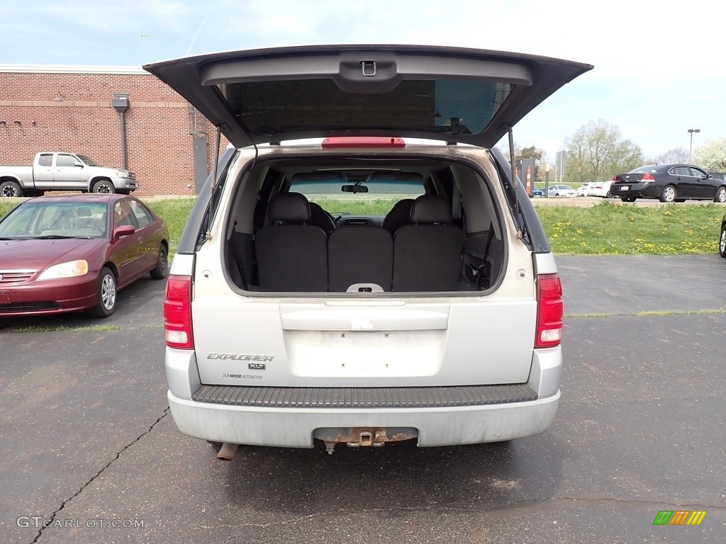 2002 Explorer XLT 4x4 - Silver Frost Metallic / Graphite photo #11