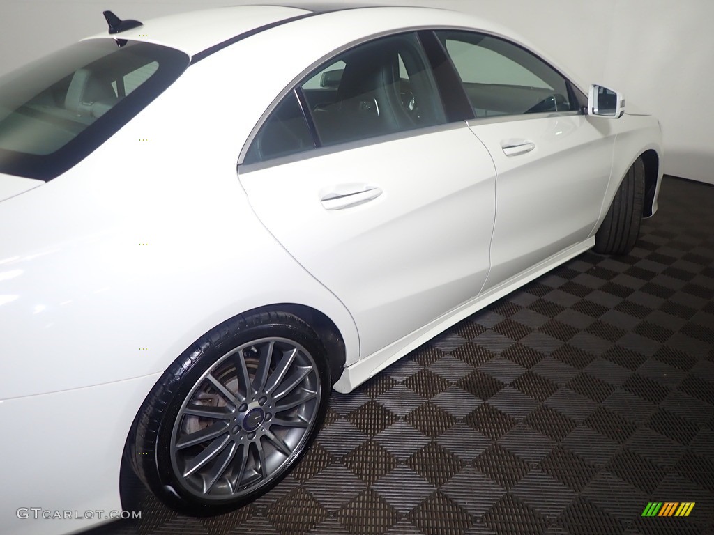 2016 CLA 250 4Matic - Cirrus White / Black photo #21