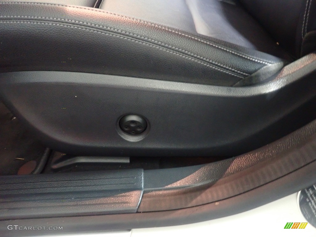 2016 CLA 250 4Matic - Cirrus White / Black photo #27