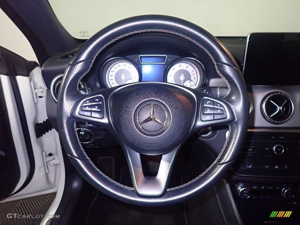 2016 CLA 250 4Matic - Cirrus White / Black photo #31