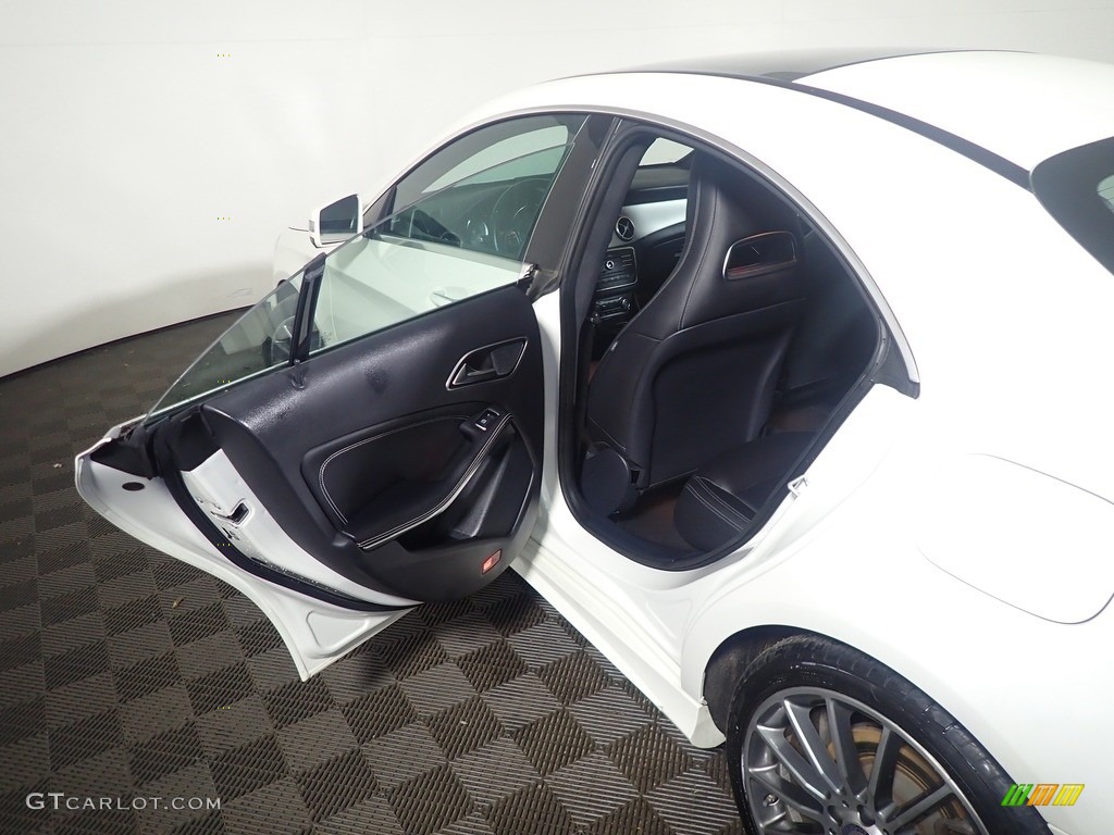 2016 CLA 250 4Matic - Cirrus White / Black photo #38