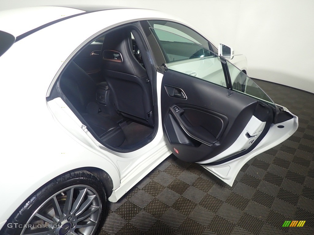 2016 CLA 250 4Matic - Cirrus White / Black photo #40