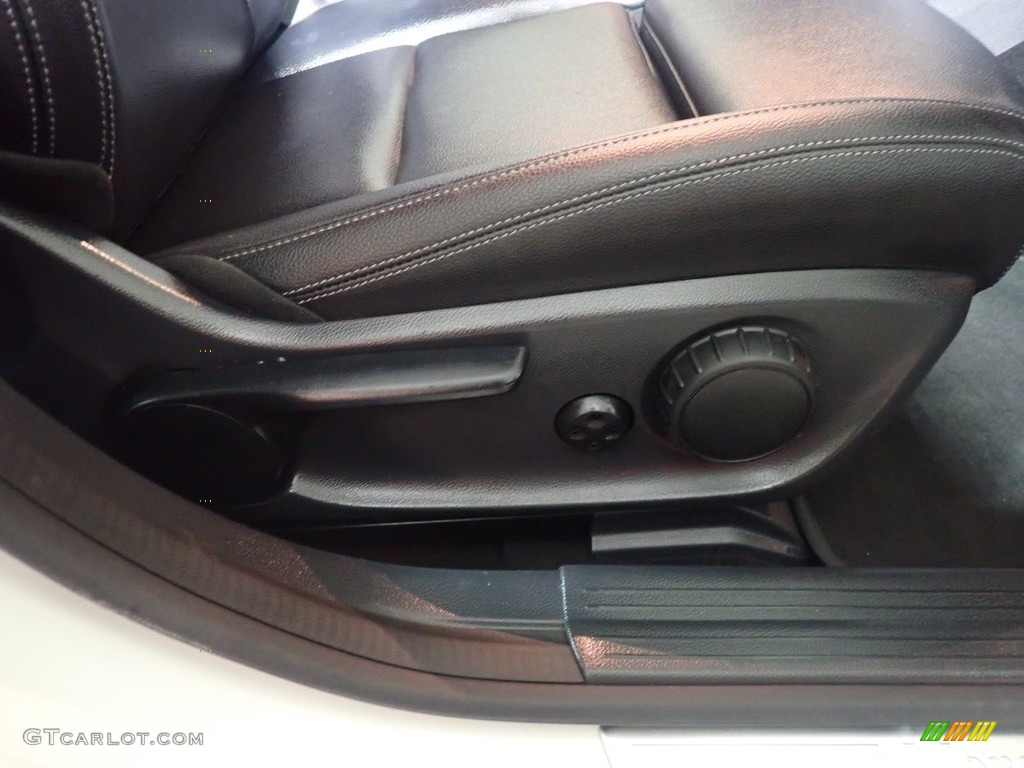 2016 CLA 250 4Matic - Cirrus White / Black photo #44