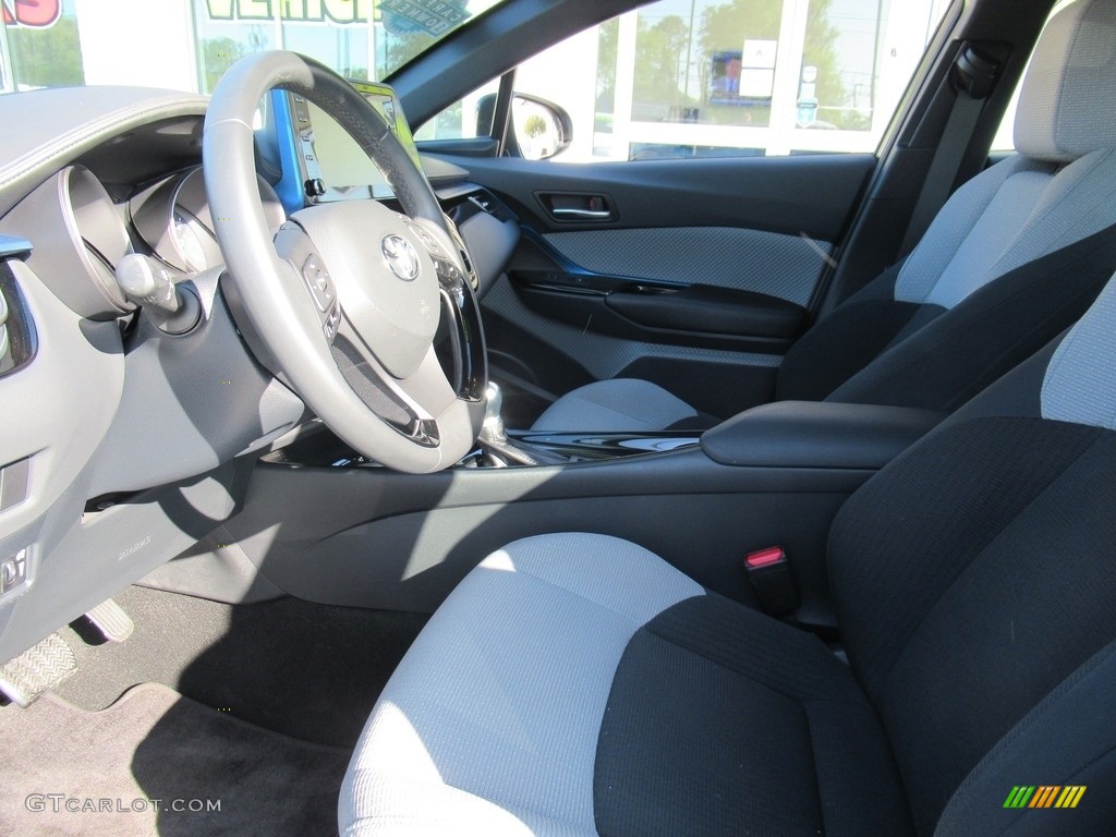 2019 C-HR XLE - Blue Flame / Black photo #10