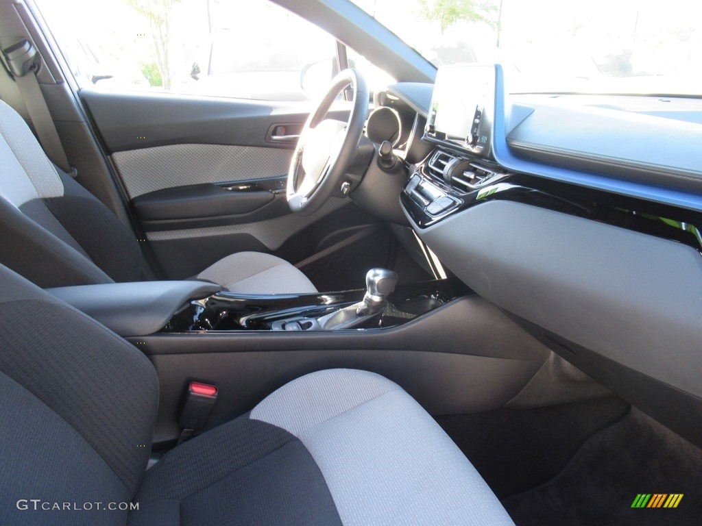 2019 C-HR XLE - Blue Flame / Black photo #12