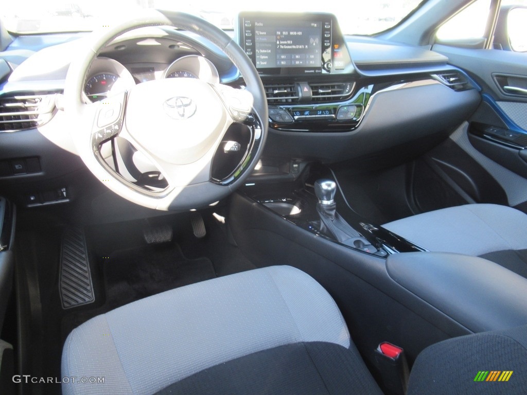 2019 C-HR XLE - Blue Flame / Black photo #14