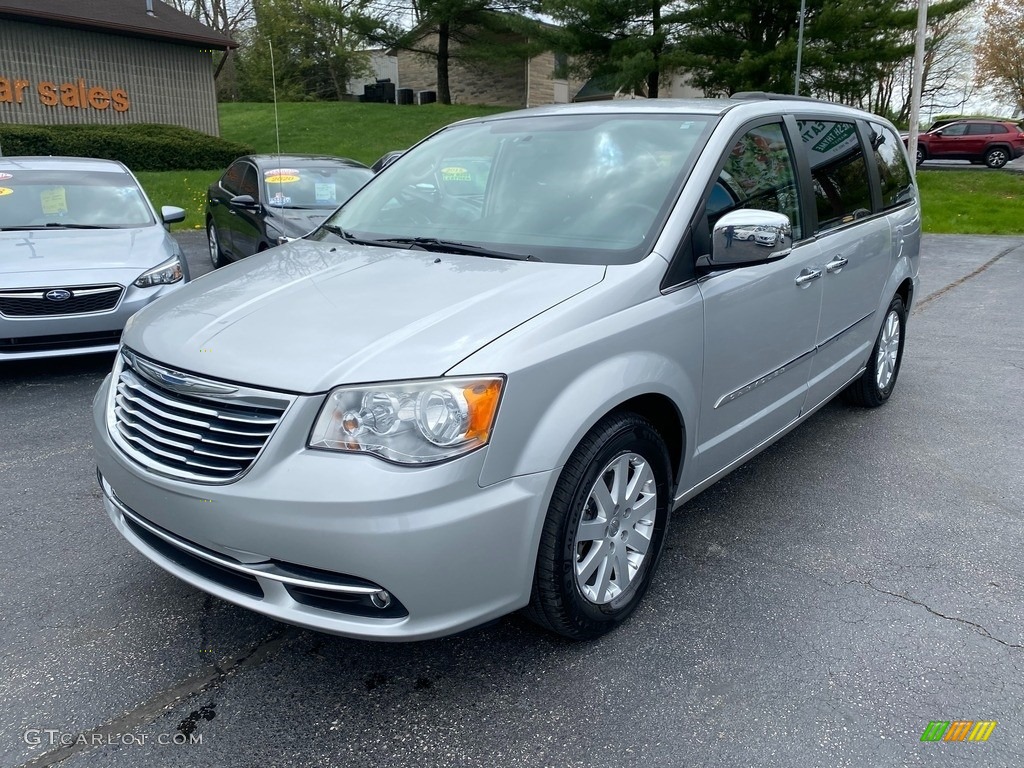 2012 Town & Country Touring - L - Bright Silver Metallic / Black/Light Graystone photo #2