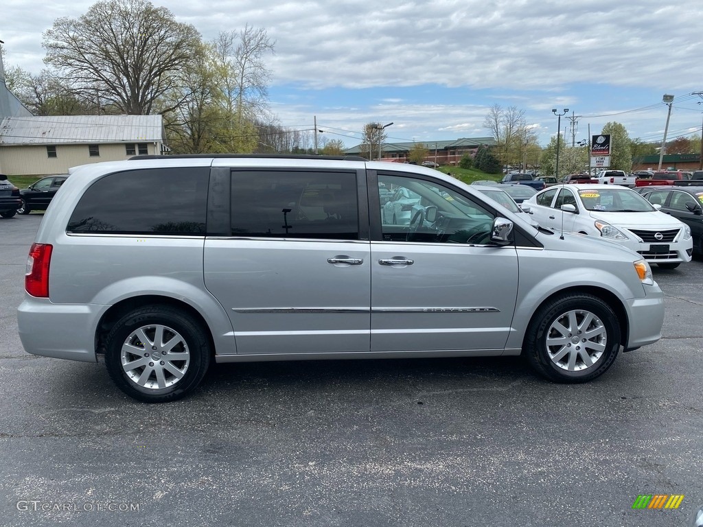 2012 Town & Country Touring - L - Bright Silver Metallic / Black/Light Graystone photo #5