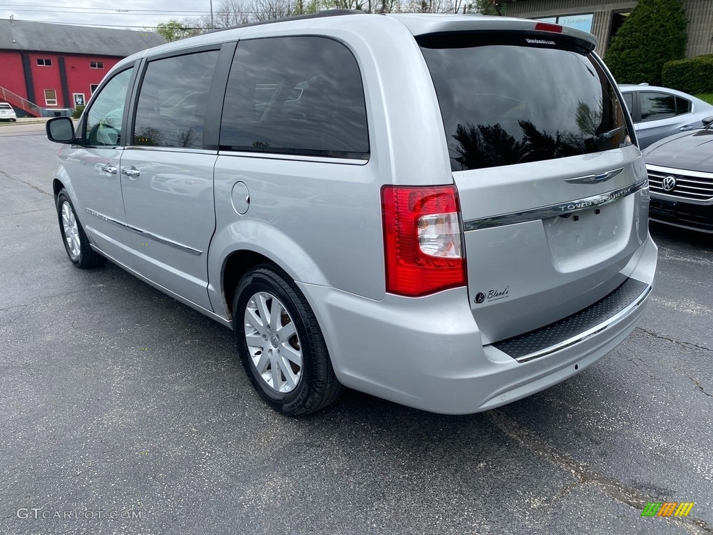 2012 Town & Country Touring - L - Bright Silver Metallic / Black/Light Graystone photo #8