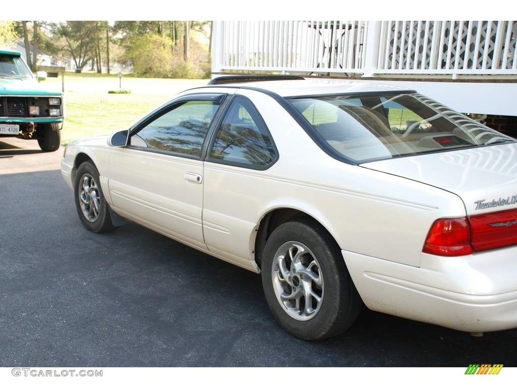 White Opalescent 1996 Ford Thunderbird LX Exterior Photo #141679074