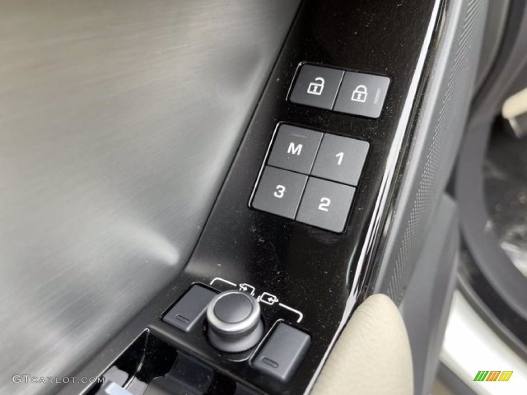 2021 Range Rover Velar R-Dynamic S - Fuji White / Acorn photo #24