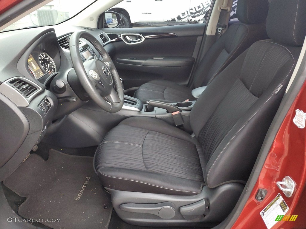 Charcoal Interior 2016 Nissan Sentra SV Photo #141684027