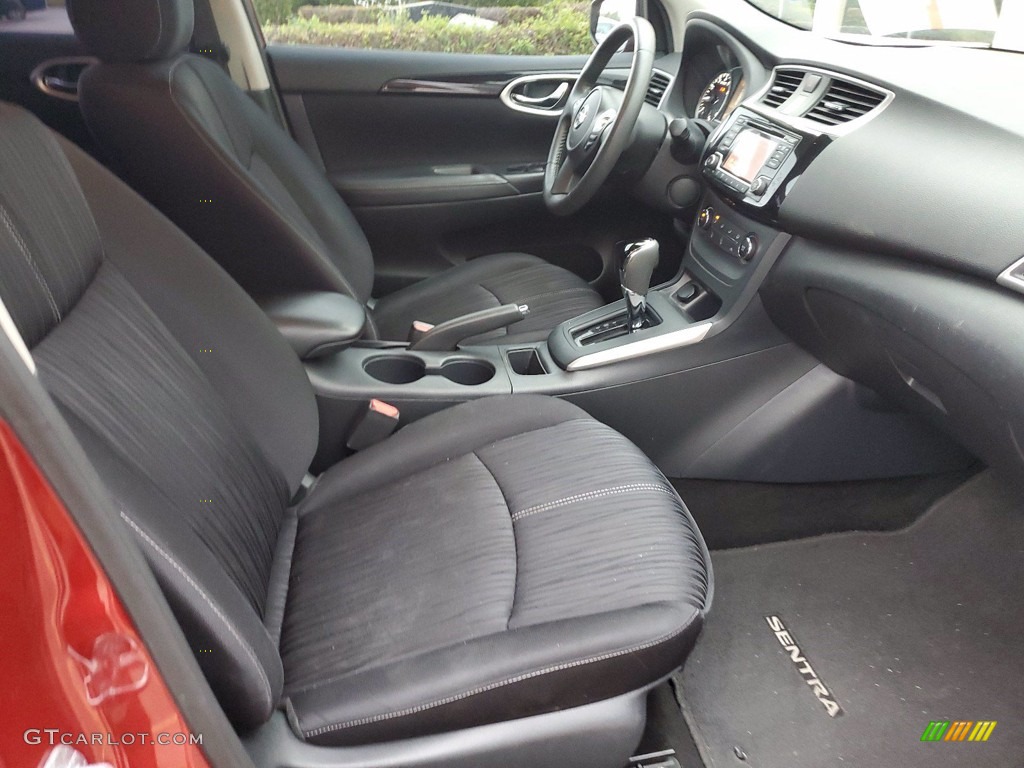 2016 Nissan Sentra SV Front Seat Photo #141684563