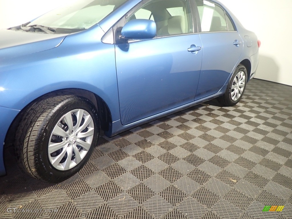 2013 Corolla LE - Nautical Blue Metallic / Bisque photo #9
