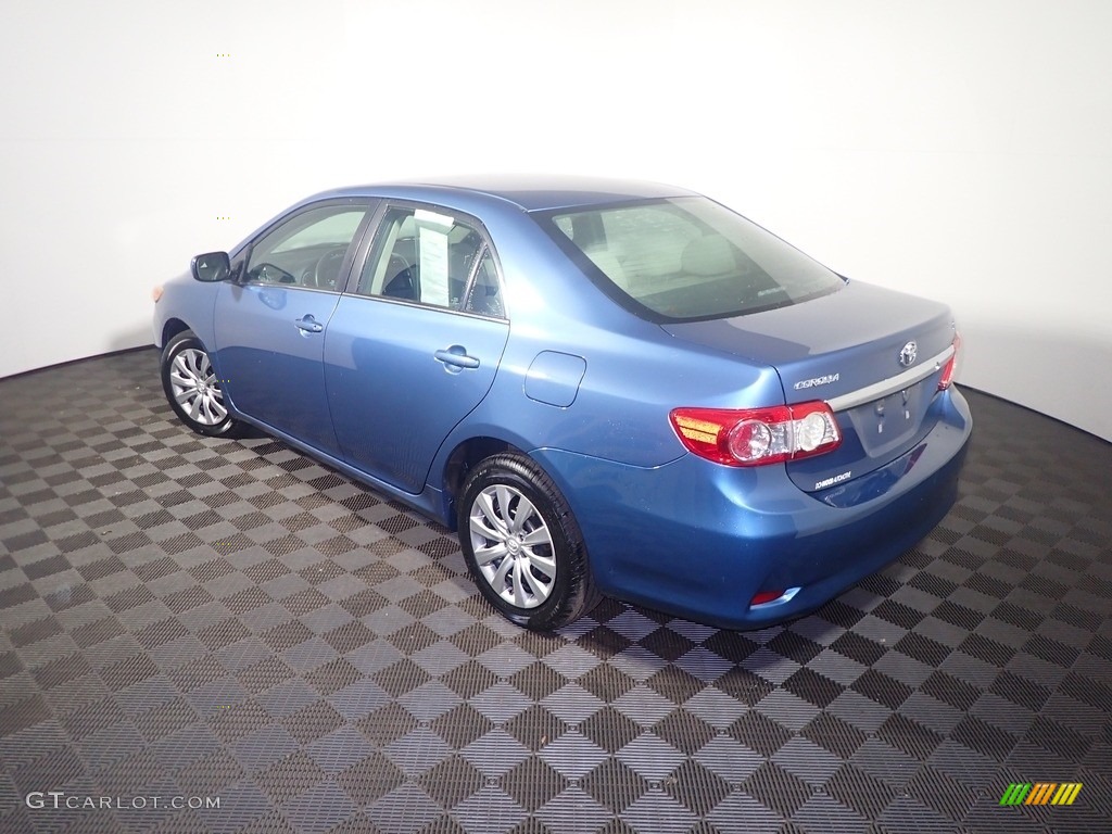 2013 Corolla LE - Nautical Blue Metallic / Bisque photo #11