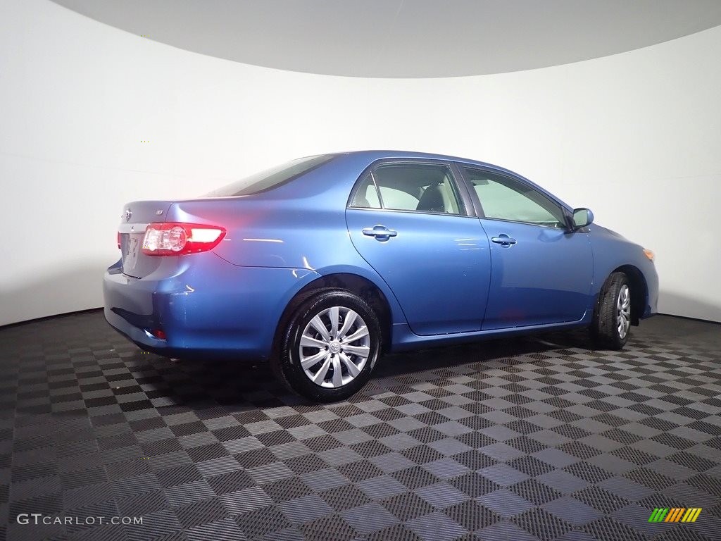 2013 Corolla LE - Nautical Blue Metallic / Bisque photo #15