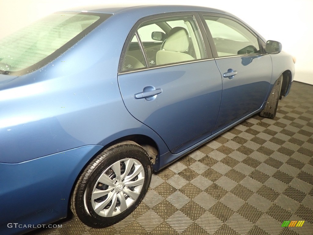 2013 Corolla LE - Nautical Blue Metallic / Bisque photo #18