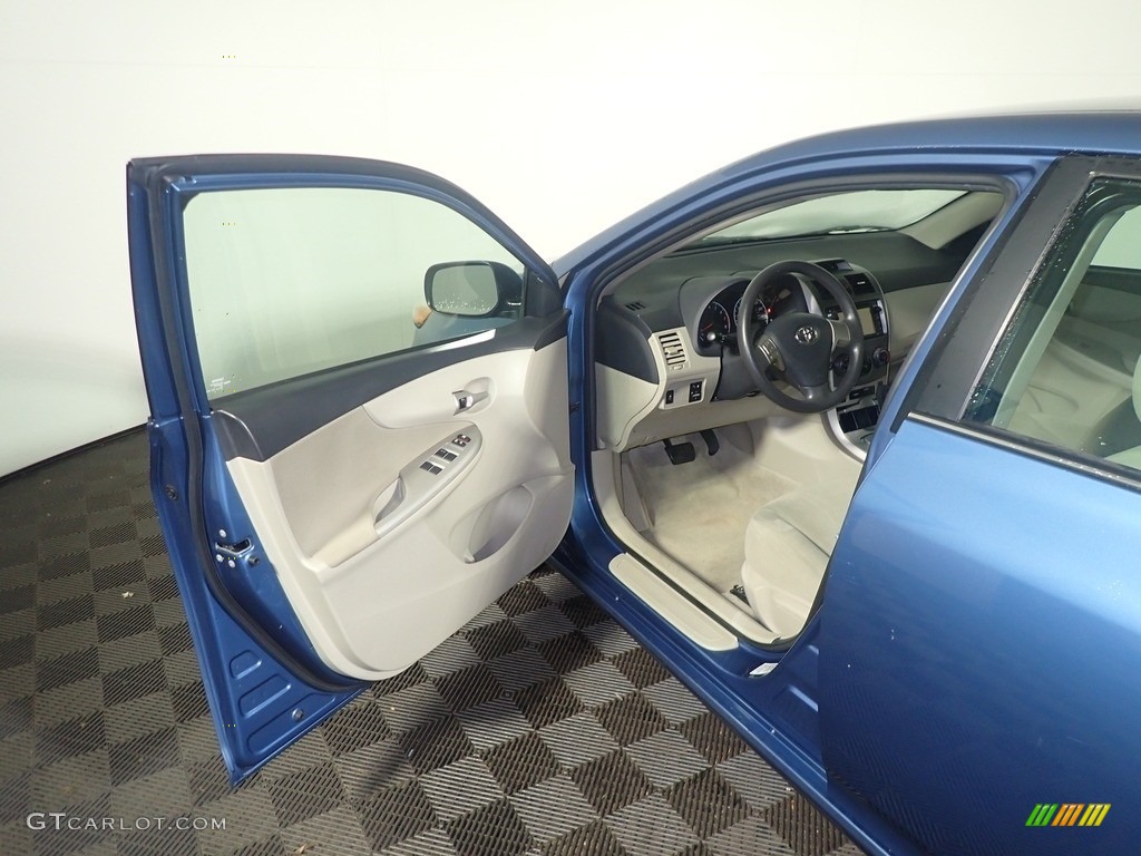 2013 Corolla LE - Nautical Blue Metallic / Bisque photo #19