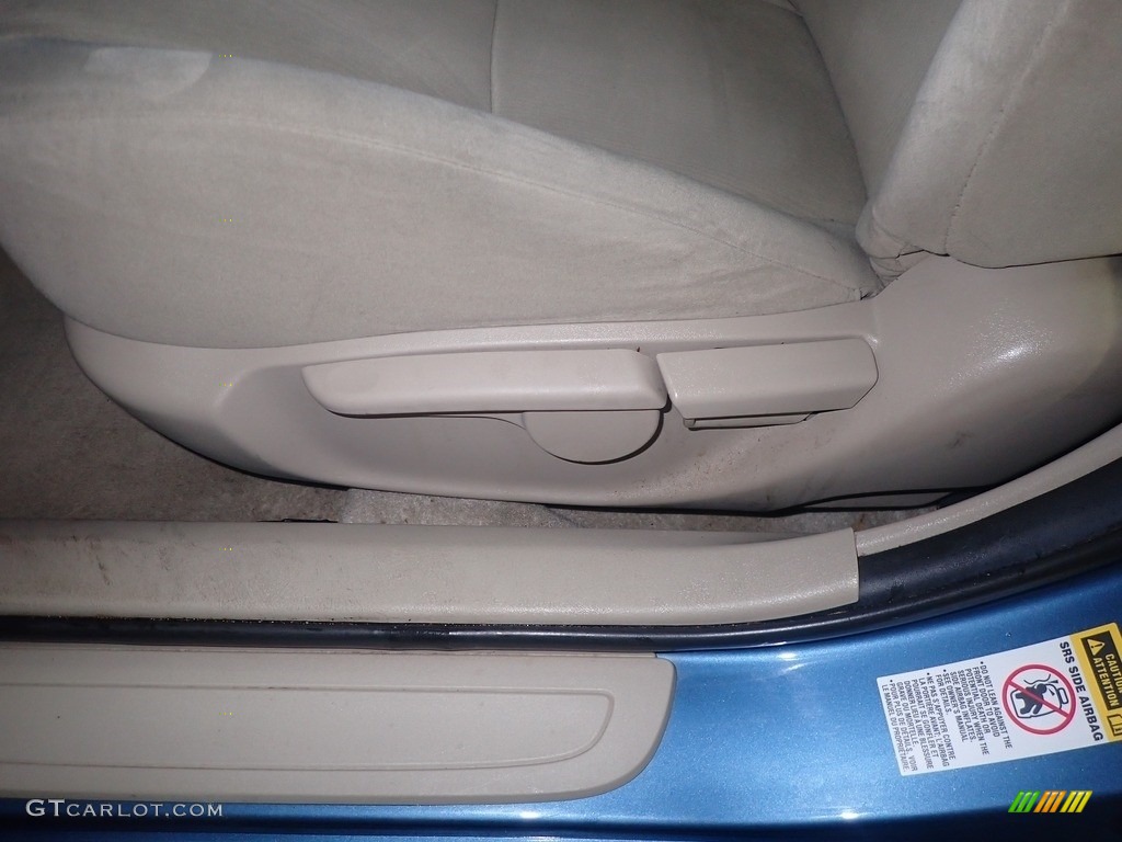 2013 Corolla LE - Nautical Blue Metallic / Bisque photo #22