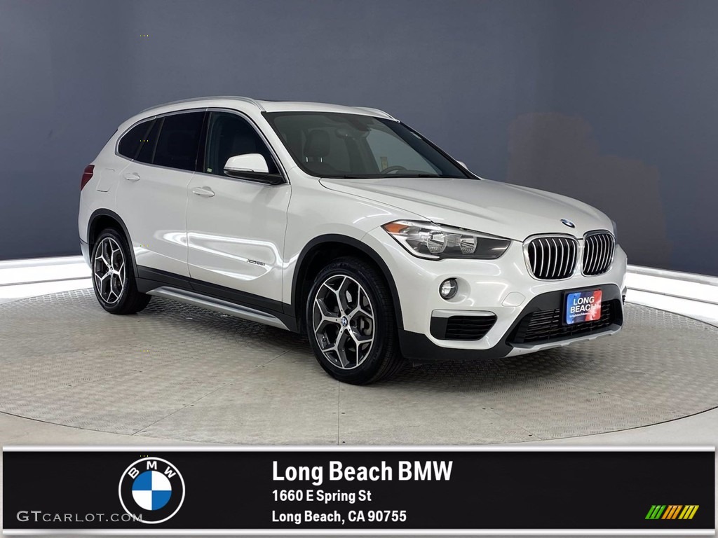 2018 X1 xDrive28i - Mineral White Metallic / Mocha photo #1
