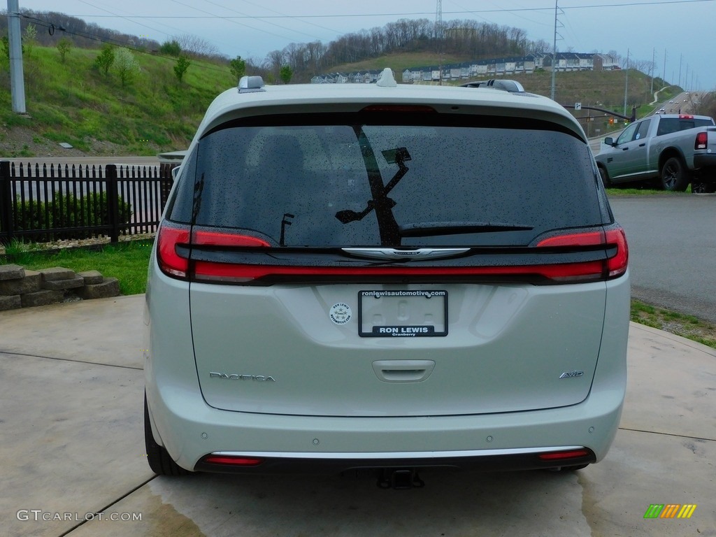 2021 Pacifica Pinnacle AWD - Luxury White Pearl / Caramel/Black photo #6